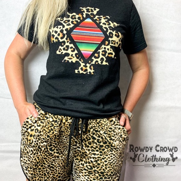 Rowdy Crowd Aztec Leopard print black basic tee size M - Picture 2 of 3